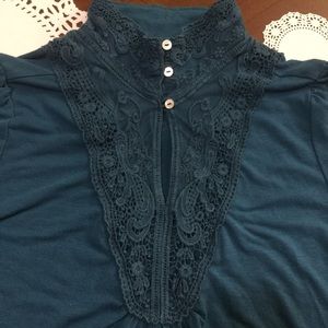 IA* Turquoise lace bib high keyhole collar top